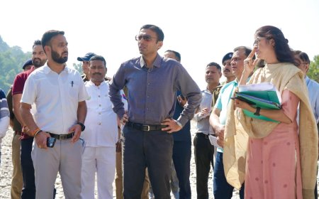 DM ने ऋषिकेश के त्रिवेणी घाट में अवैध खनन को लेकर निरीक्षण किया! समाचार UP/UK