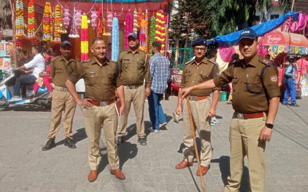Pauri police द्वारा बाजारों में की गई पैदल गश्त! समाचार UP/UK