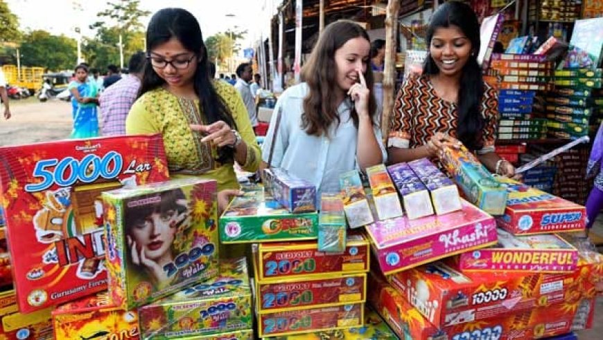 Diwali पर चंद्रबनी क्षेत्र में मेला लगने से लोगों मे ख़ुशी, स्थानीय व्यापारी नाराज ! समाचार UP/UK