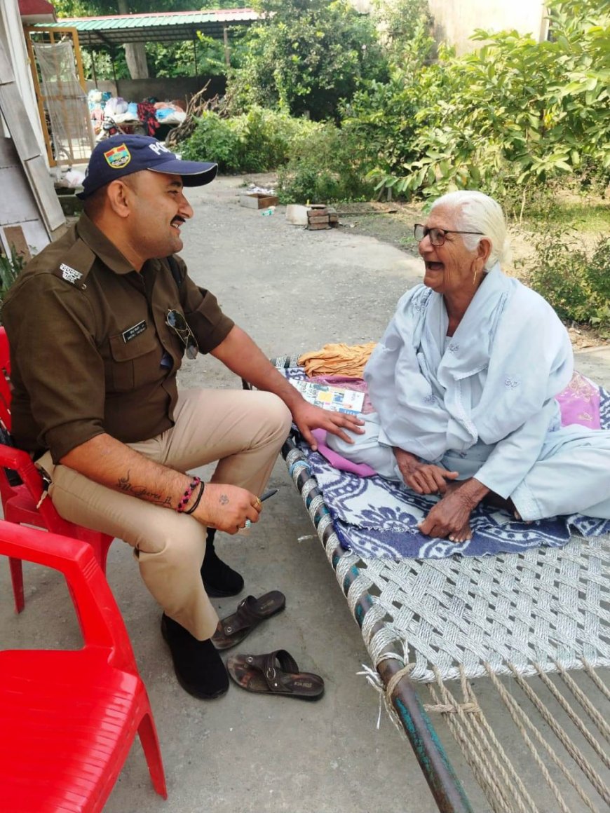 SSP देहरादून की नई पहल, दून पुलिस को चौतरफा मिल रहा बुजुर्गों का आशीर्वाद! समाचार UP/UK