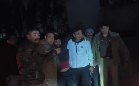 देर रात पुलिस और बदमाशों के साथ मुठभेड़, बदमाश के पैर में लगी गोली l समाचार UP/UK