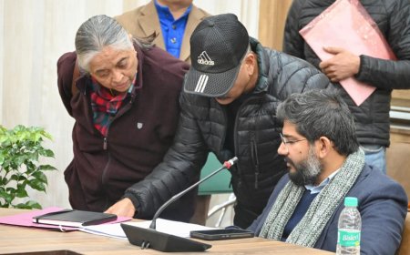 देहरादून मुख्य विकास अधिकारी ने जनता दर्शन जनसुनवाई कार्यक्रम किया l समाचार UP/UK