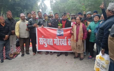 कांग्रेस के पूर्व अध्यक्ष के बयान  को लेकर गोर्खा समाज के लोगों ने किया प्रदर्शन l समाचार UP/UK