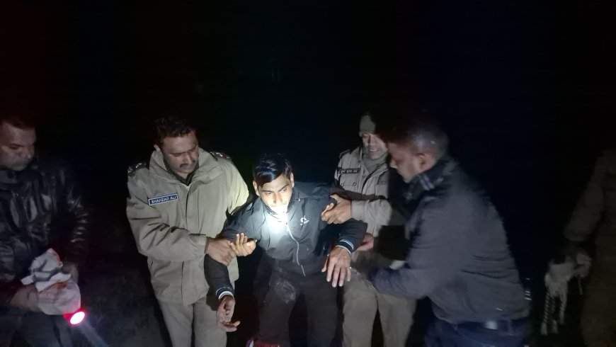 गौतस्कर से पुलिस की मुठभेड़, बदमाश के पैर में लगी गोली l समाचार UP/UK