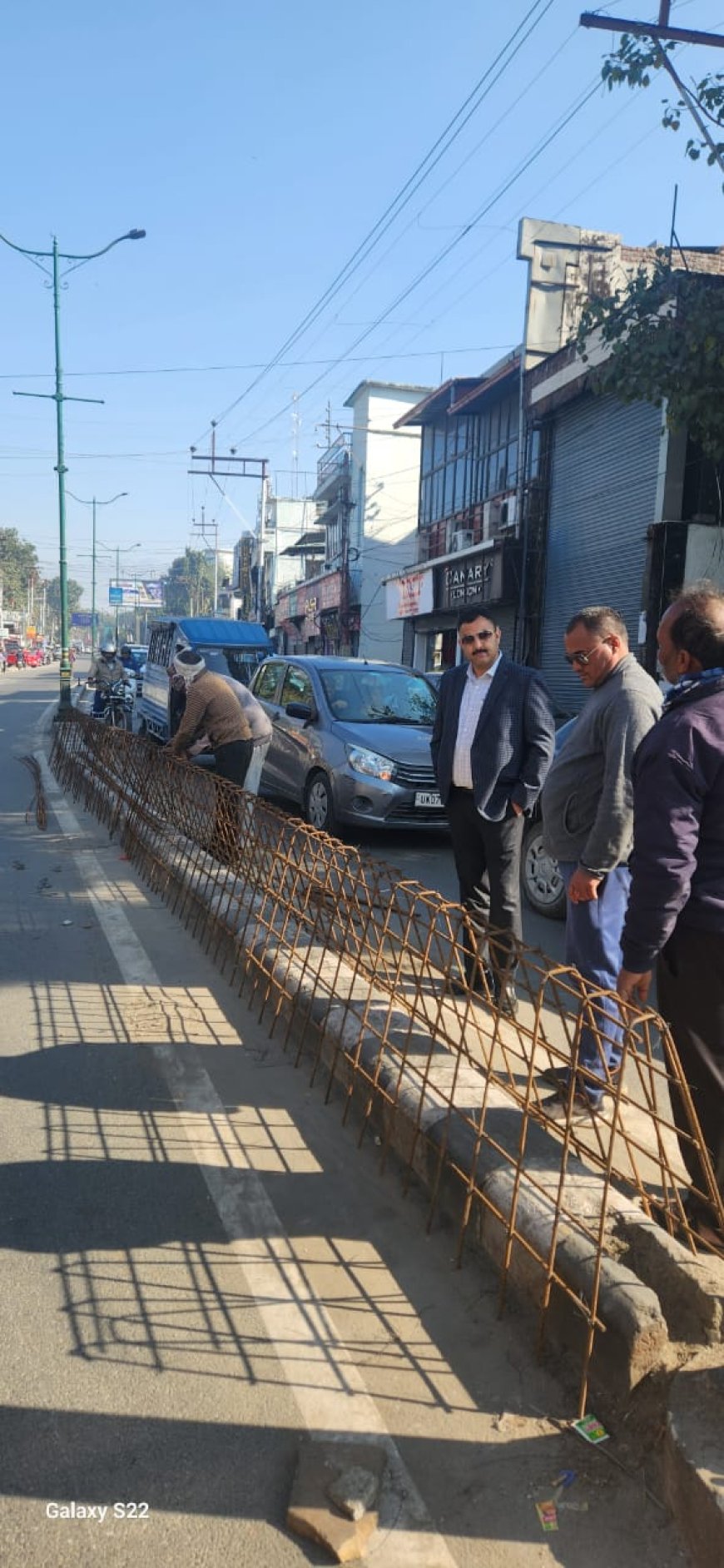 सड़क दुर्घटना और सड़क सुधारीकरण को लेकर डीएम ने दिए सख्त निर्देश l समाचार UP/UK