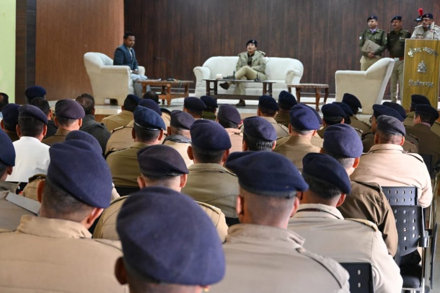 एसपी पिथौरागढ़ ने किया अपराध गोष्ठी / मासिक सम्मेलन का आयोजन l समाचार UP/UK