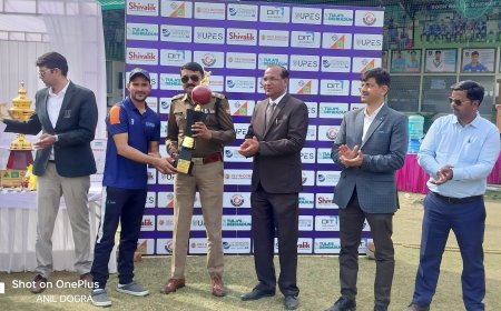 Road safety Premium League 2025 : एसएसपी ने खिलाड़ियों को किया सम्मानित ll समाचार UP/UK