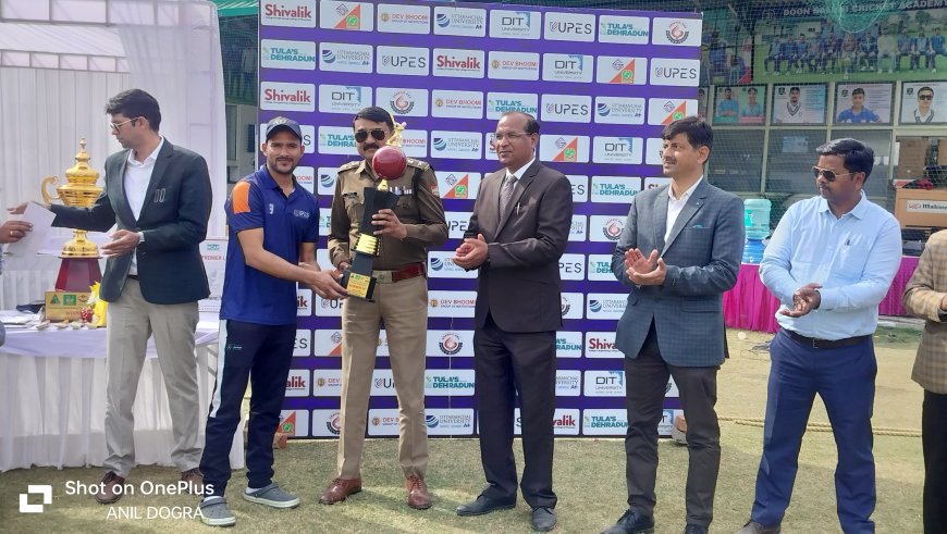 Road safety Premium League 2025 : एसएसपी ने खिलाड़ियों को किया सम्मानित ll समाचार UP/UK