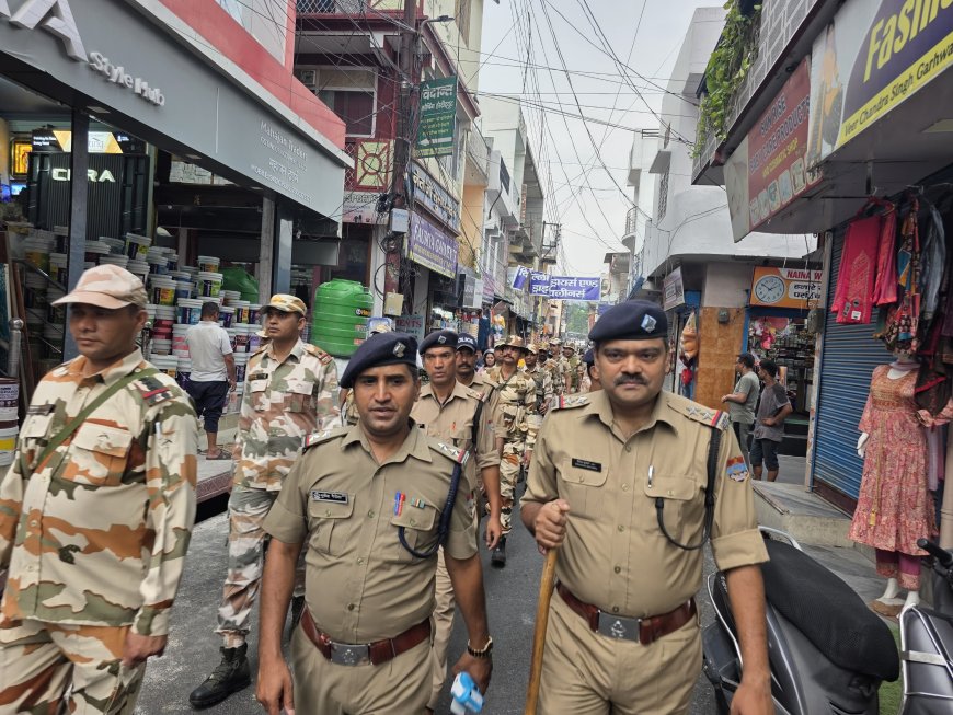पुलिस ने चलाया Foot Patroling अभियान, उल्लंघन करने पर कार्यवाही ll समाचार UP/UK