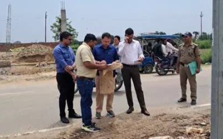 गजब कारनामा : 15 करोड़ की जमीन 54 करोड़ में खरीदी, डीएम सहित 12 अधिकारी सस्पेंड l समाचार UP/UK