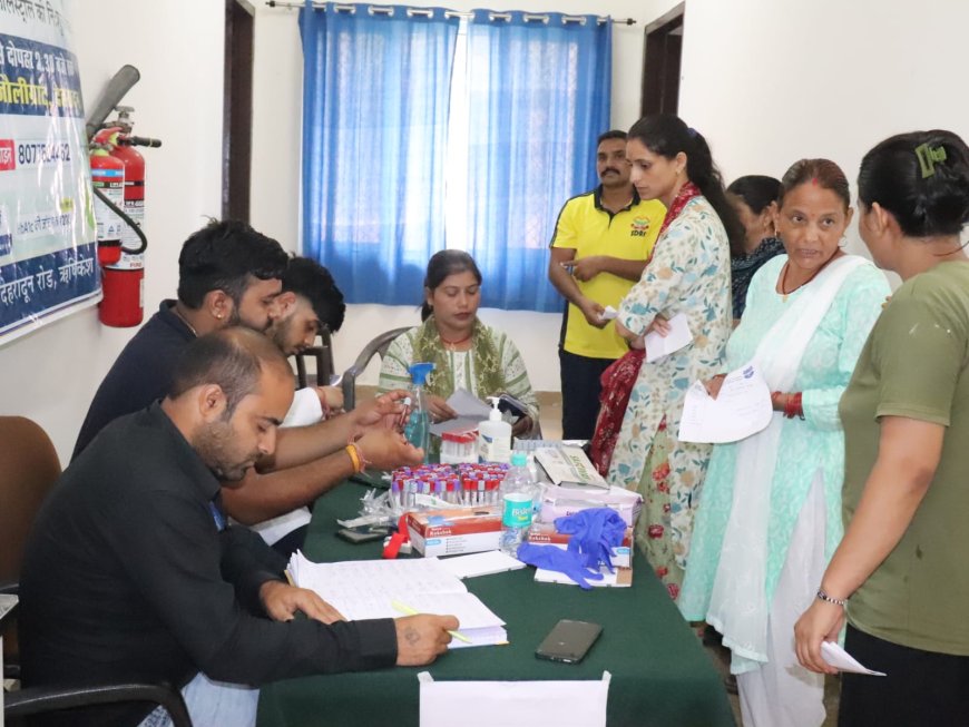 जॉलीग्रांट में SDRF द्वारा निशुल्क चिकित्सा शिविर का आयोजन ll समाचार UP/UK